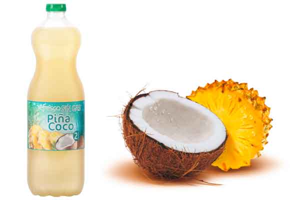 Si prefieres los sabores tropicales, el refresco de coco y piña es el tuyo