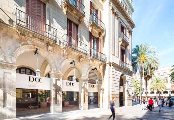 El D.O. Reial se ubica en la plaza Real del Barrio Gótico de Barcelona